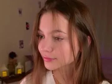 charming_bliss on Chaturbate