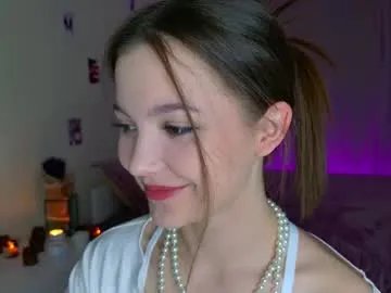 charming_bliss on Chaturbate