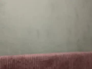 Freechat courteous_raspberrrry on Chaturbate