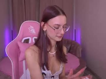 Freechat cozymell on Chaturbate