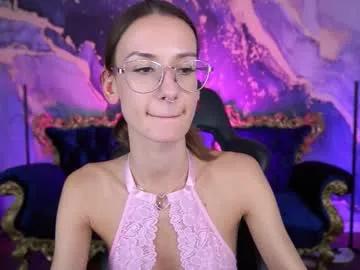 Freechat cozymell on Chaturbate