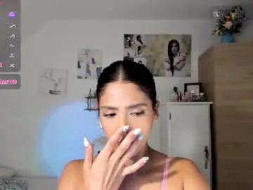 Freechat cristalmunez on Chaturbate