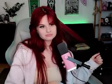 dellacrush_ from Chaturbate