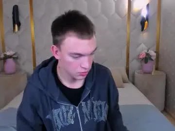 Private derek_banville on Chaturbate
