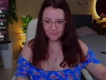 Admire Edalyn_af, she wants to masturbate for you edalyn_af from Chaturbate