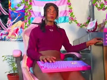 effy_marinn on Chaturbate