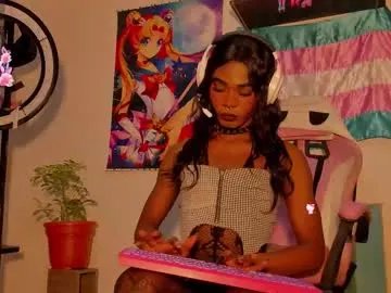 effy_marinn on Chaturbate