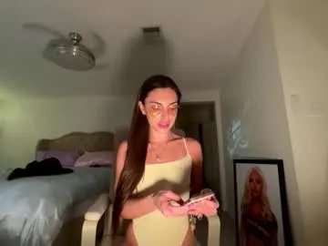 ella_ella_ella_ay on Chaturbate