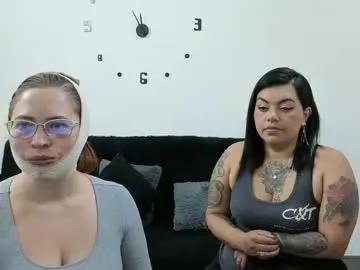 Freechat emilyriskhot on Chaturbate
