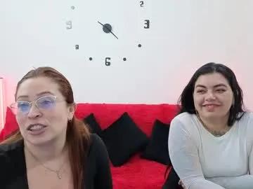 Freechat emilyriskhot on Chaturbate