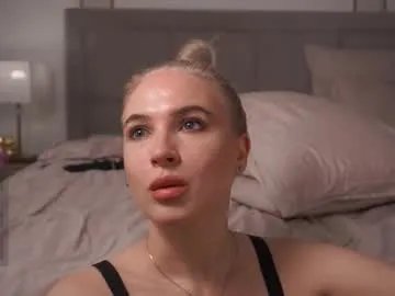 eseniyalove on Chaturbate