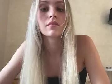 Freechat fflloowweerr on Chaturbate