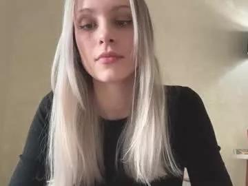 Freechat fflloowweerr on Chaturbate