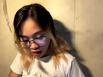 genesistresvant on Chaturbate