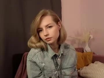 Join 20 years old gwenkevwitch from Chaturbate gwenkevwitch from Chaturbate