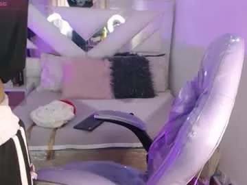 Freechat gyal_8_ on Chaturbate