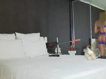 hefner_girl on Chaturbate