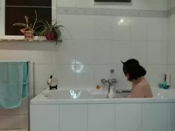 honeybunnybedpet on Chaturbate