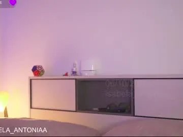 Away isabela_antonia_ on Chaturbate