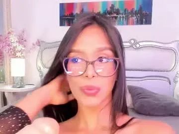 Freechat isasaenz_ on Chaturbate
