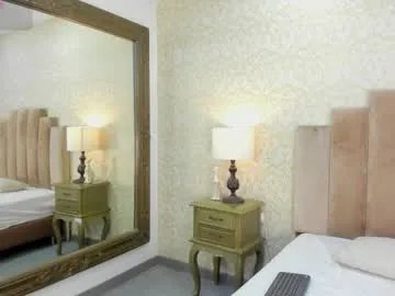 Freechat karennewman on Chaturbate