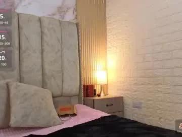 Freechat kiarazafira on Chaturbate