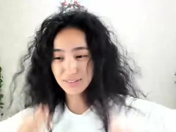 Freechat kira_lilian on Chaturbate