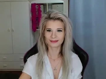 kristineamore on Chaturbate