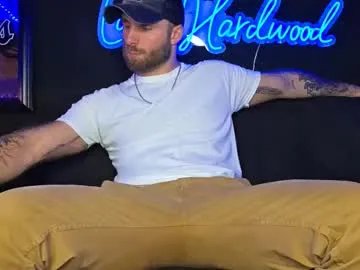 lancehardwood222 on Chaturbate