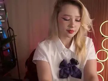 Freechat laurawifeness on Chaturbate