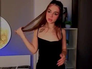 leandraconcatelli — The first air kiss will go to youhi guys, I'm new here, I'll be glad for your support #cute #shy #18 #skinny #braces [23 tokens remaining]