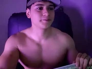 lilhotnando on Chaturbate