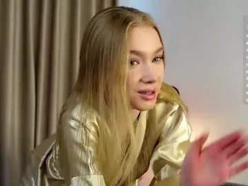 lipswithsweetonthem on Chaturbate