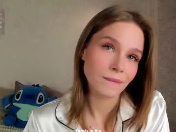 lipswithsweetonthem on Chaturbate