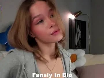 lipswithsweetonthem on Chaturbate