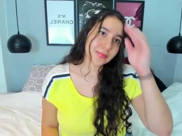 Freechat little_sparkles_0f_l0v3 on Chaturbate