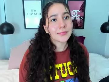 Freechat little_sparkles_0f_l0v3 on Chaturbate