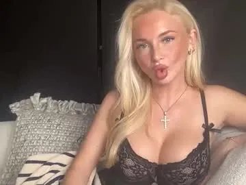 lolasinclairr from Chaturbate