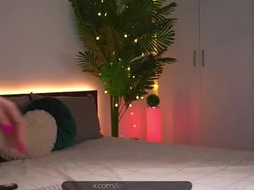 Freechat lorettelorenaa on Chaturbate