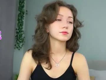 Checkout cute model Loriamarzinske loriamarzinske from Chaturbate