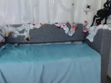 love_bella_ on Chaturbate