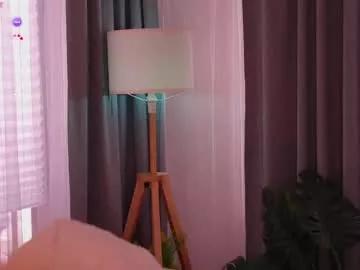 lovellynelly on Chaturbate 