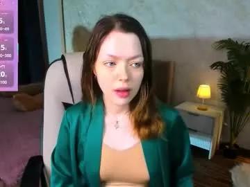 lunarlily7 on Chaturbate