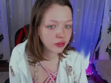 lunarlily7 on Chaturbate