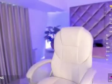 malaia_hills on Chaturbate