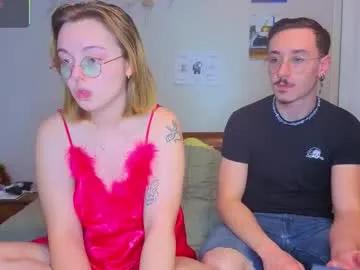 Freechat mamiclouds on Chaturbate