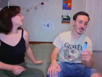 Freechat mamiclouds on Chaturbate