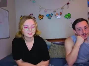 Freechat mamiclouds on Chaturbate