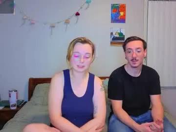 Freechat mamiclouds on Chaturbate