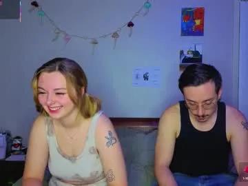 Freechat mamiclouds on Chaturbate